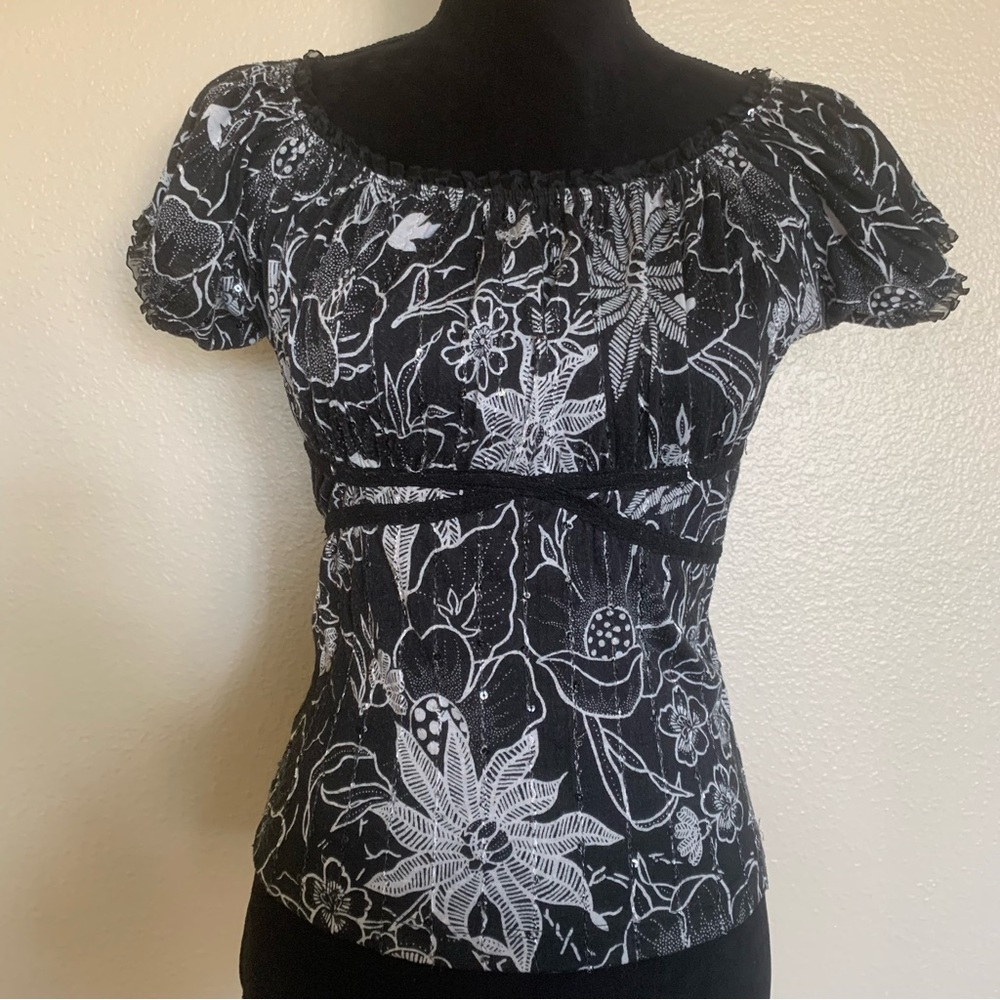 Vintage Y2K Charlotte Russe Black and White Floral Blouse